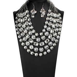 The Elegant "Irresistible" Zi Collection Necklace with Matching Earrings